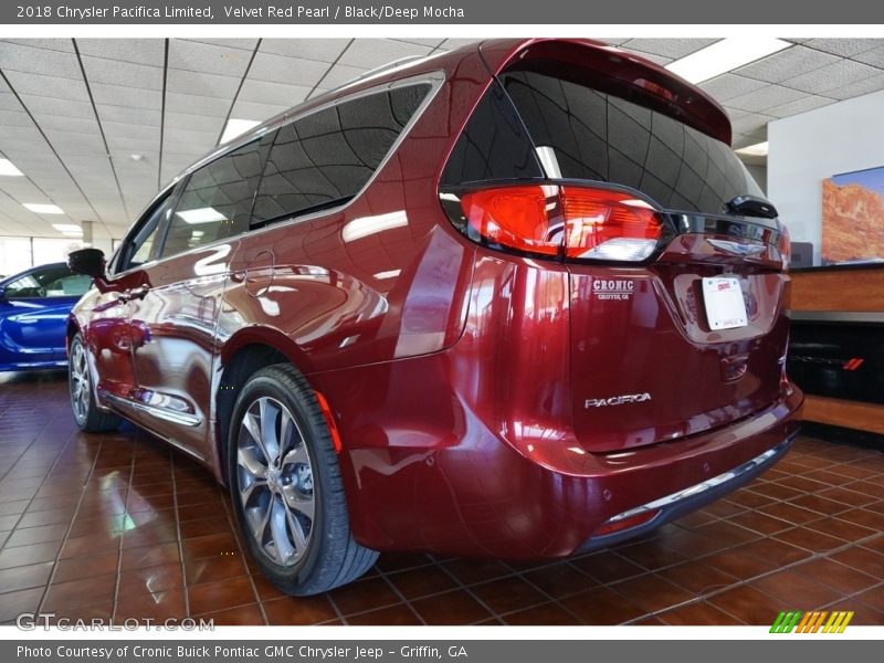 Velvet Red Pearl / Black/Deep Mocha 2018 Chrysler Pacifica Limited