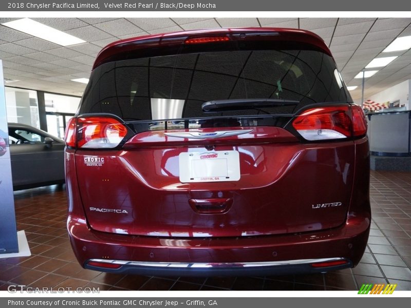 Velvet Red Pearl / Black/Deep Mocha 2018 Chrysler Pacifica Limited
