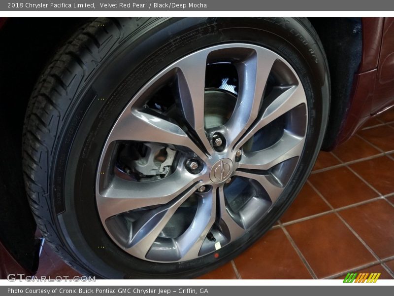 Velvet Red Pearl / Black/Deep Mocha 2018 Chrysler Pacifica Limited
