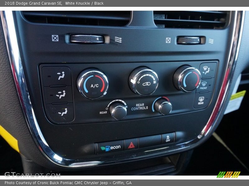 White Knuckle / Black 2018 Dodge Grand Caravan SE