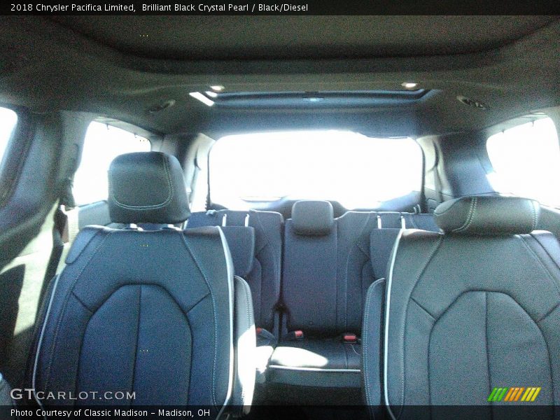 Brilliant Black Crystal Pearl / Black/Diesel 2018 Chrysler Pacifica Limited