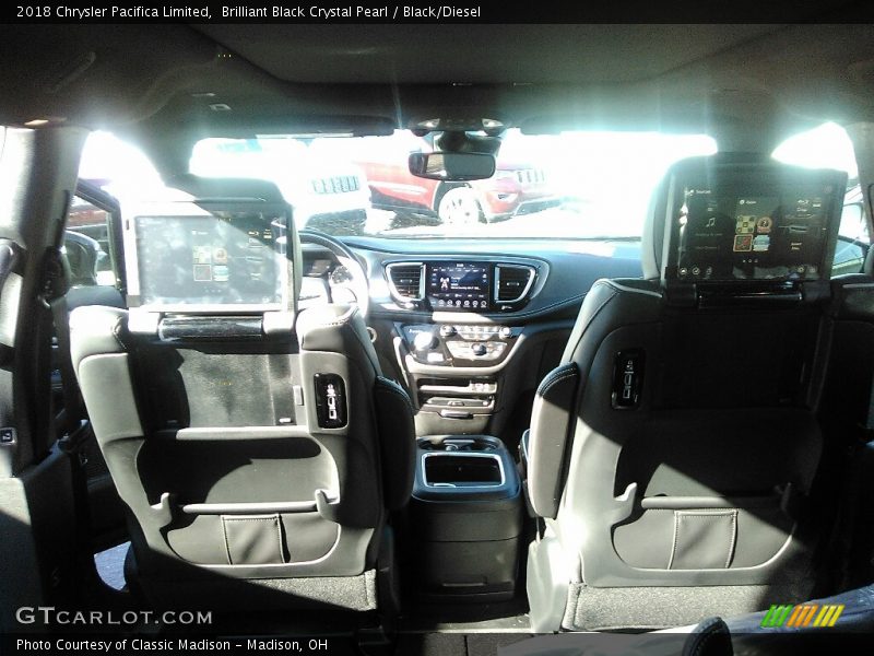 Brilliant Black Crystal Pearl / Black/Diesel 2018 Chrysler Pacifica Limited