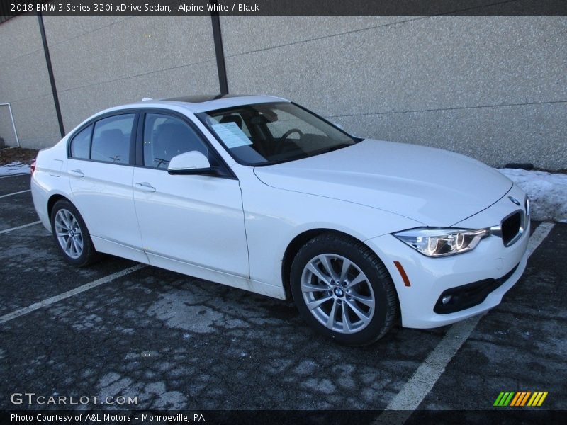 Alpine White / Black 2018 BMW 3 Series 320i xDrive Sedan
