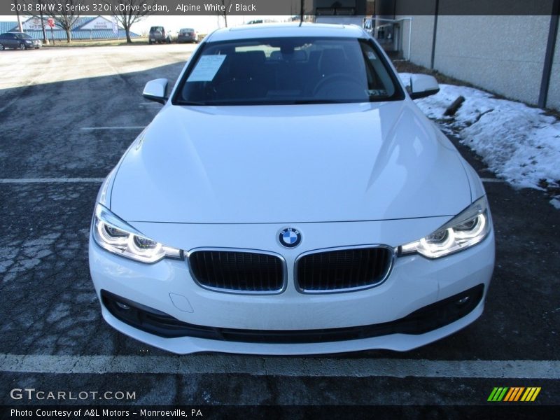 Alpine White / Black 2018 BMW 3 Series 320i xDrive Sedan