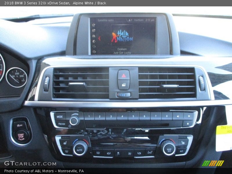 Alpine White / Black 2018 BMW 3 Series 320i xDrive Sedan