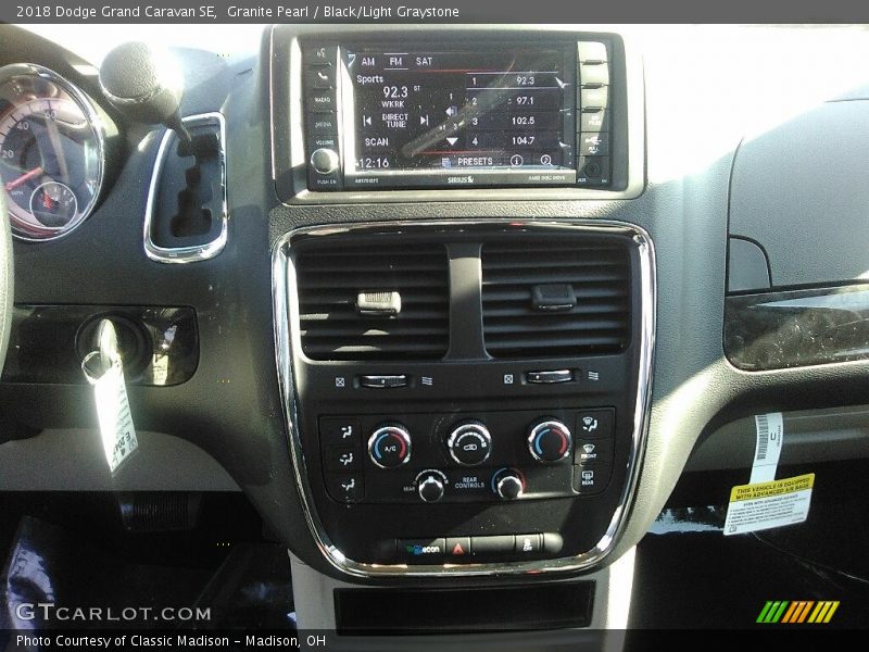 Granite Pearl / Black/Light Graystone 2018 Dodge Grand Caravan SE