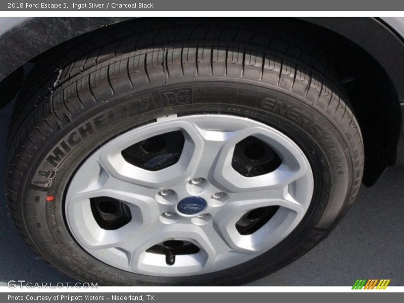 Ingot Silver / Charcoal Black 2018 Ford Escape S