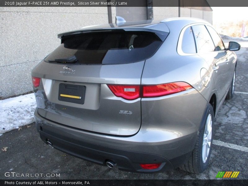 Silicon Silver Metallic / Latte 2018 Jaguar F-PACE 25t AWD Prestige