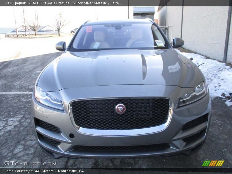 Silicon Silver Metallic / Latte 2018 Jaguar F-PACE 25t AWD Prestige