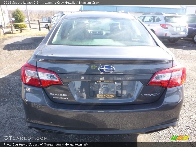 Magnetite Gray Metallic / Titanium Gray 2018 Subaru Legacy 2.5i