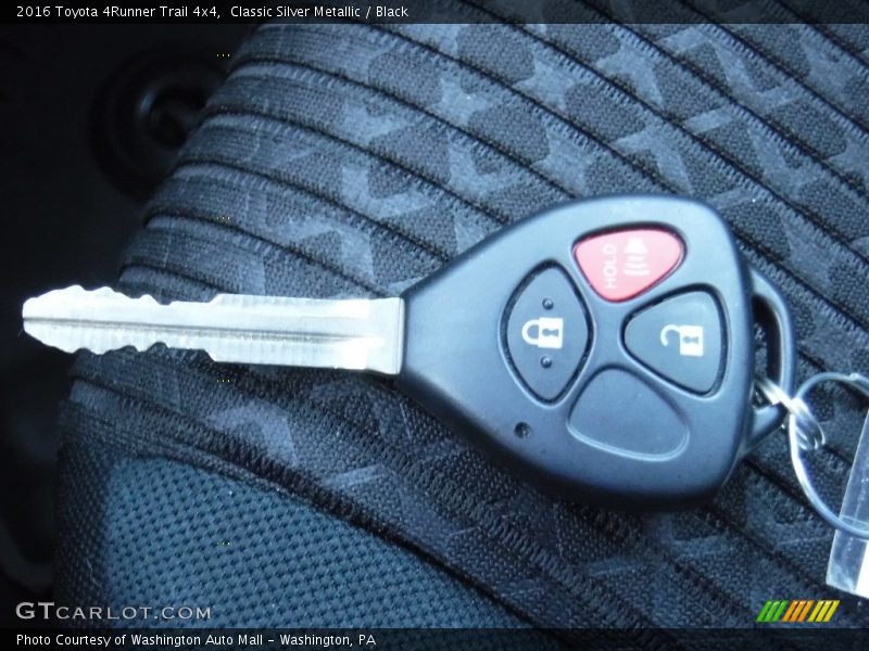 Classic Silver Metallic / Black 2016 Toyota 4Runner Trail 4x4