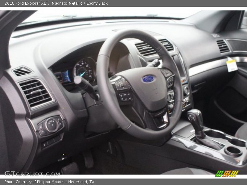 Magnetic Metallic / Ebony Black 2018 Ford Explorer XLT