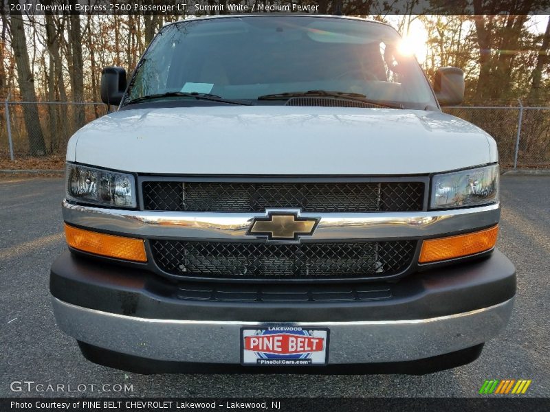 Summit White / Medium Pewter 2017 Chevrolet Express 2500 Passenger LT