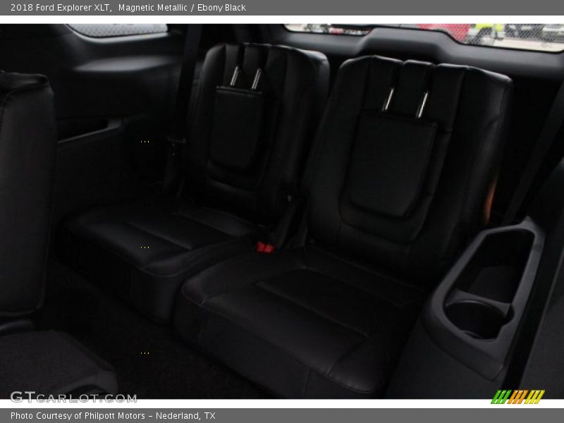 Magnetic Metallic / Ebony Black 2018 Ford Explorer XLT
