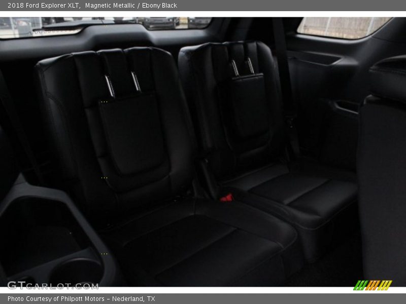 Magnetic Metallic / Ebony Black 2018 Ford Explorer XLT