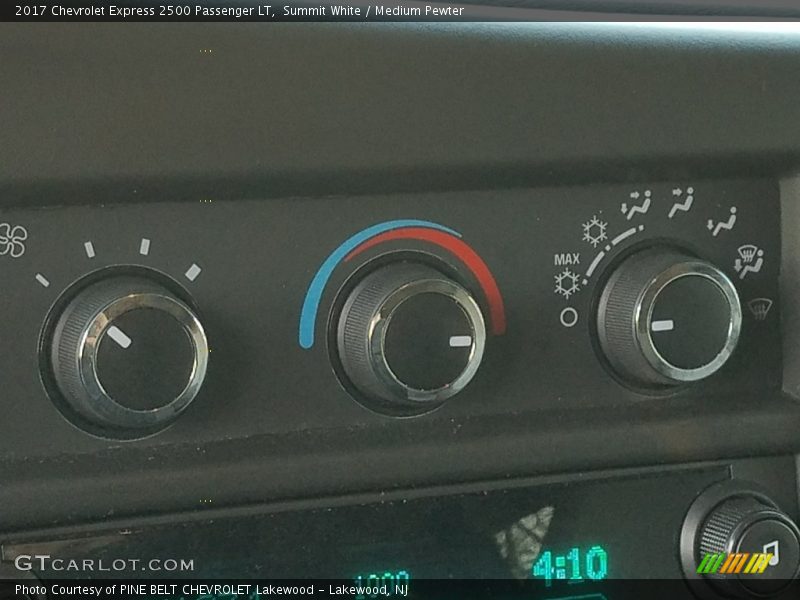 Summit White / Medium Pewter 2017 Chevrolet Express 2500 Passenger LT