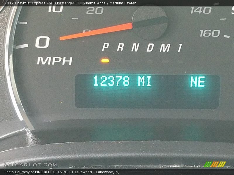 Summit White / Medium Pewter 2017 Chevrolet Express 2500 Passenger LT