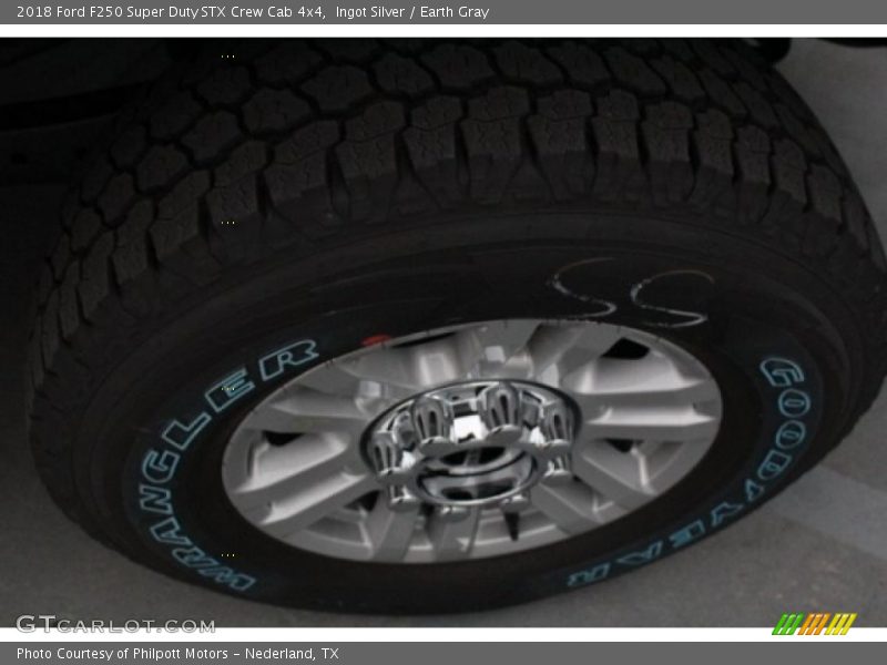 Ingot Silver / Earth Gray 2018 Ford F250 Super Duty STX Crew Cab 4x4
