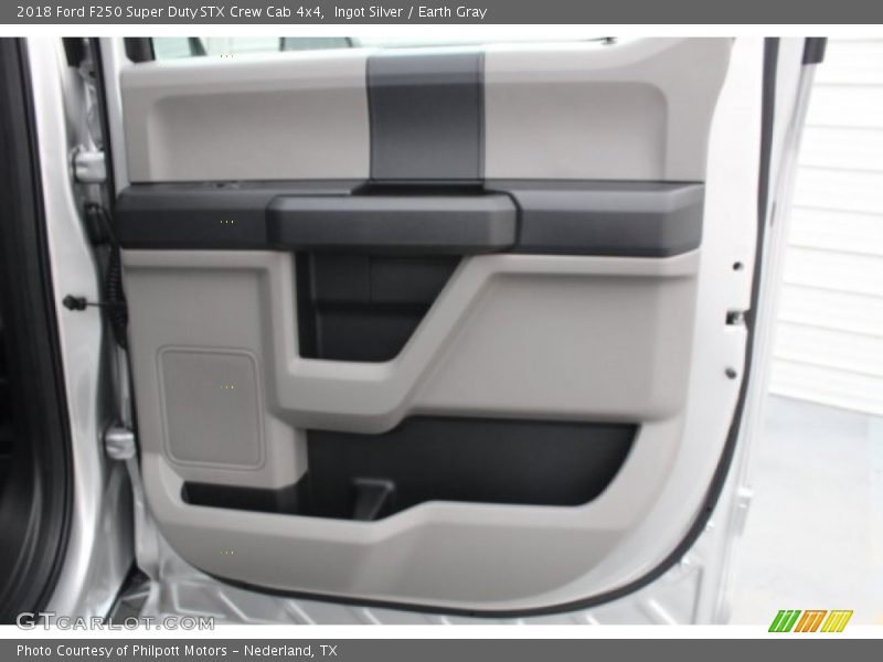 Ingot Silver / Earth Gray 2018 Ford F250 Super Duty STX Crew Cab 4x4