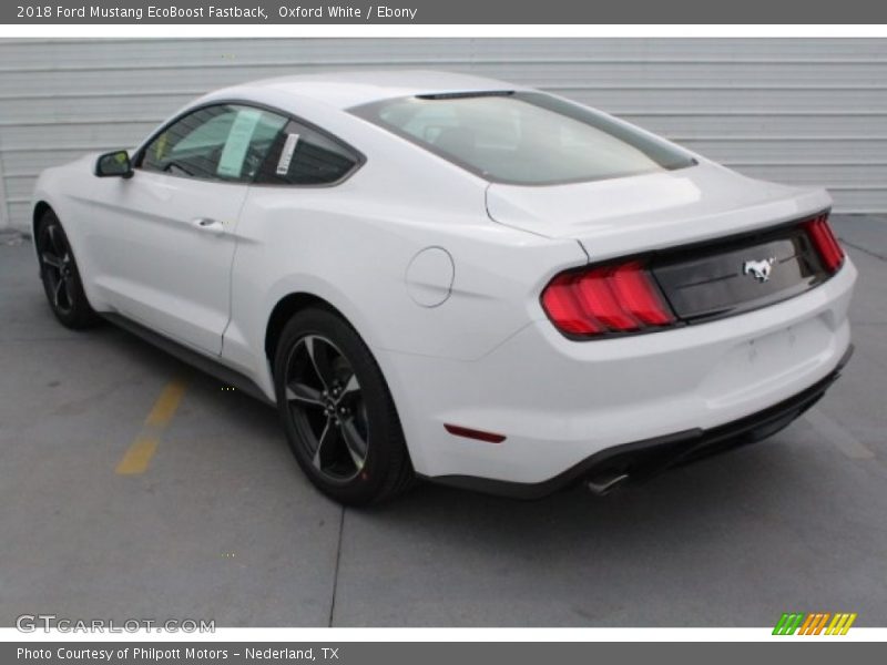 Oxford White / Ebony 2018 Ford Mustang EcoBoost Fastback