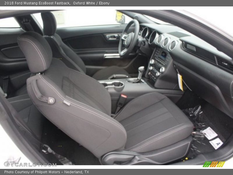 Oxford White / Ebony 2018 Ford Mustang EcoBoost Fastback