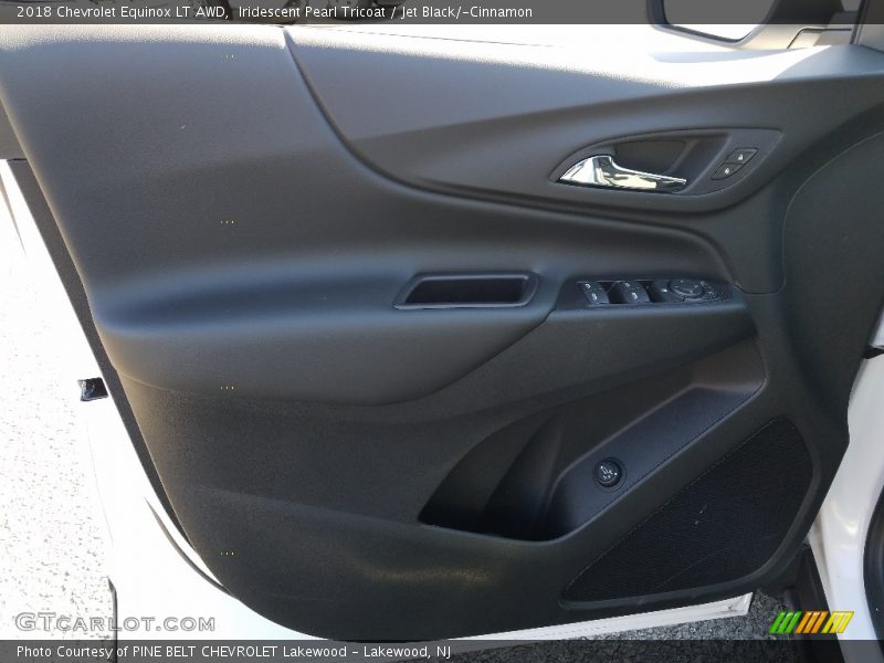 Iridescent Pearl Tricoat / Jet Black/­Cinnamon 2018 Chevrolet Equinox LT AWD
