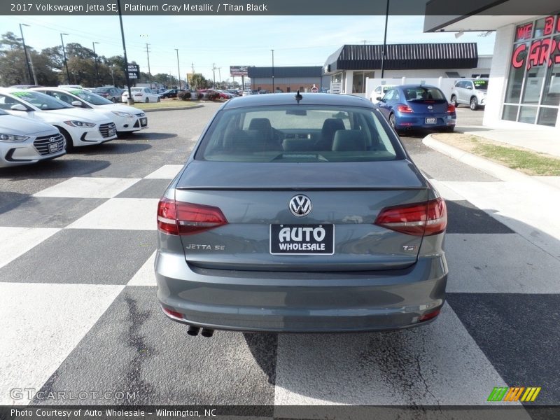 Platinum Gray Metallic / Titan Black 2017 Volkswagen Jetta SE