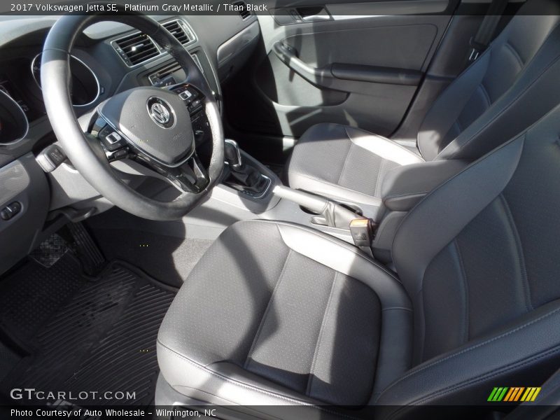 Platinum Gray Metallic / Titan Black 2017 Volkswagen Jetta SE