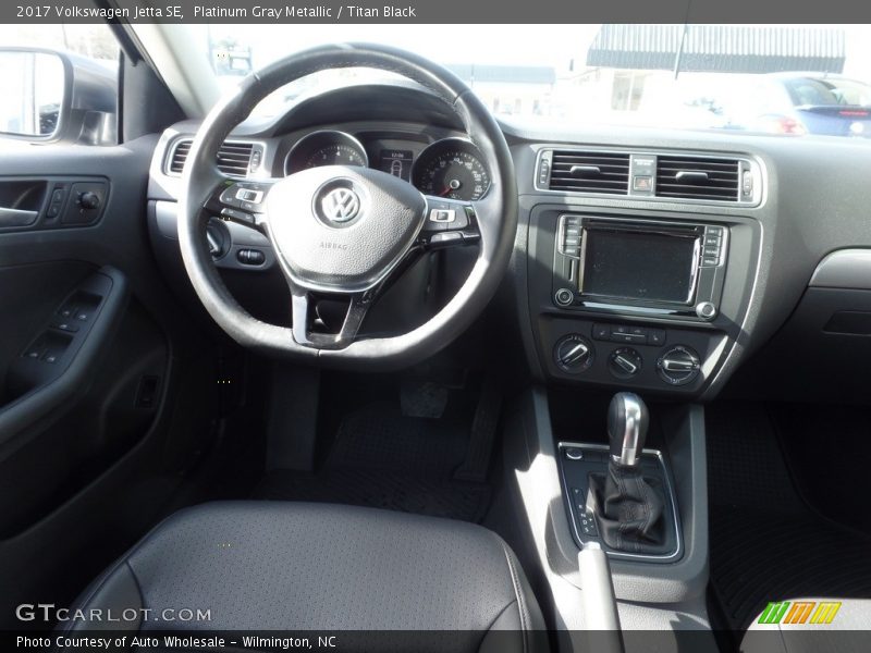 Platinum Gray Metallic / Titan Black 2017 Volkswagen Jetta SE