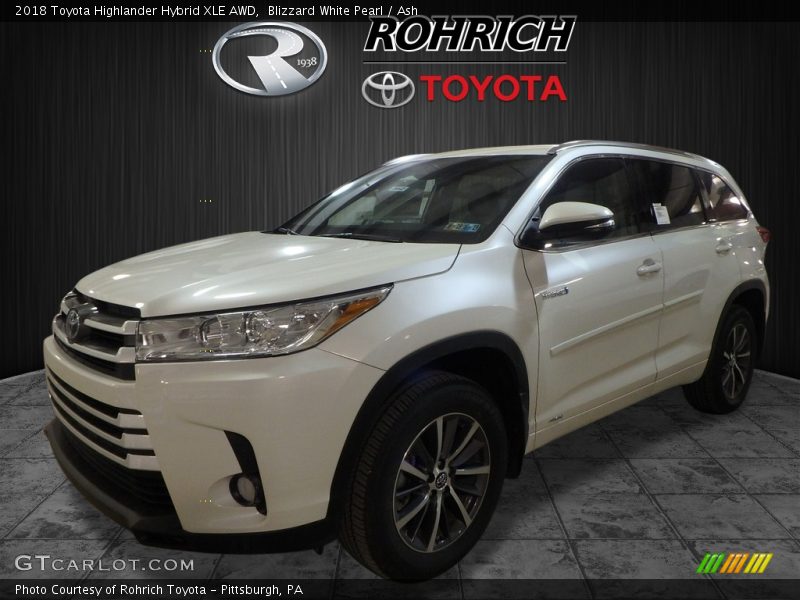Blizzard White Pearl / Ash 2018 Toyota Highlander Hybrid XLE AWD