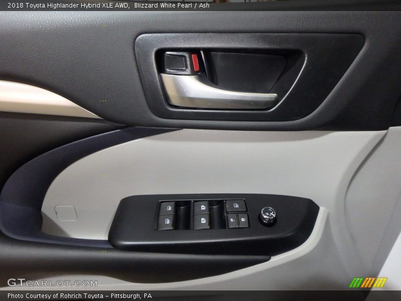Blizzard White Pearl / Ash 2018 Toyota Highlander Hybrid XLE AWD