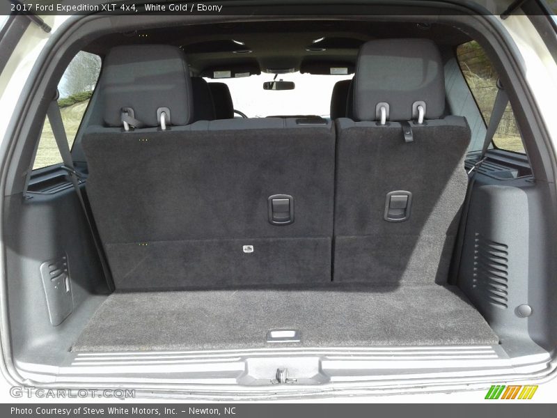 White Gold / Ebony 2017 Ford Expedition XLT 4x4
