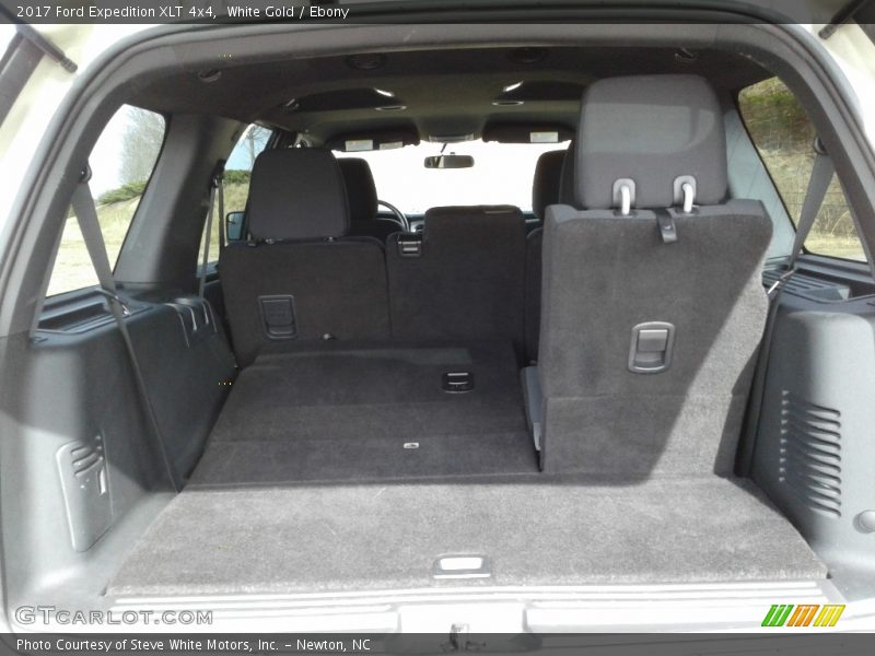 White Gold / Ebony 2017 Ford Expedition XLT 4x4