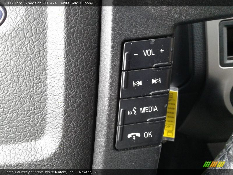 White Gold / Ebony 2017 Ford Expedition XLT 4x4