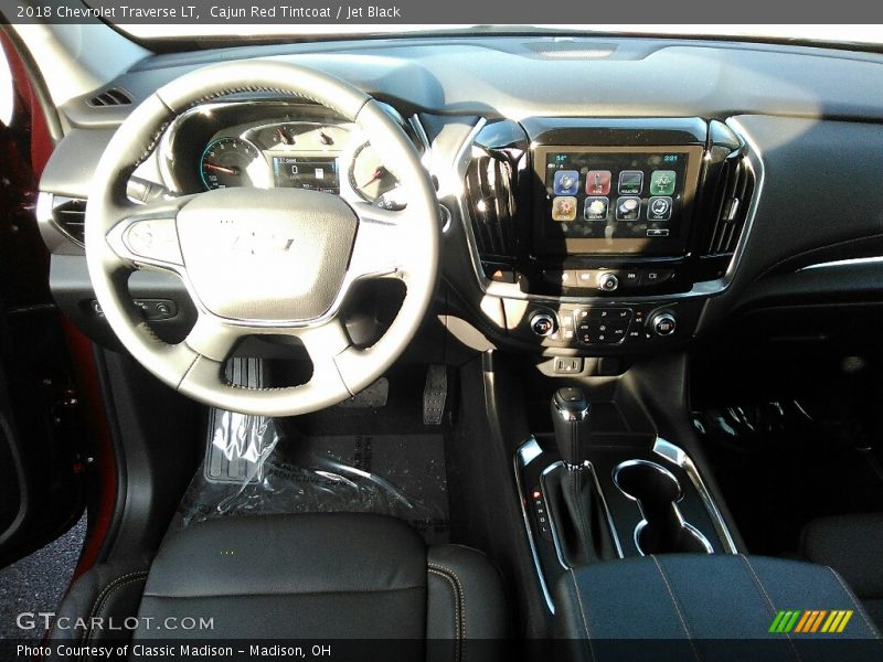 Cajun Red Tintcoat / Jet Black 2018 Chevrolet Traverse LT