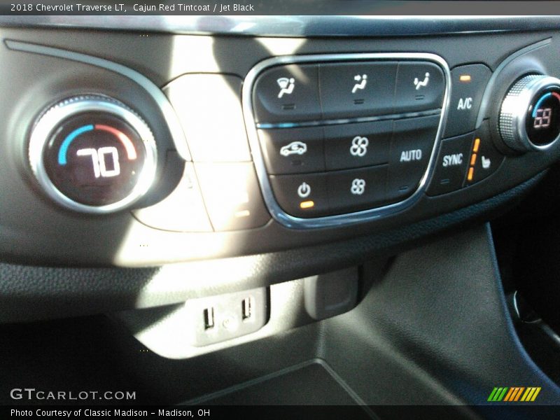Cajun Red Tintcoat / Jet Black 2018 Chevrolet Traverse LT