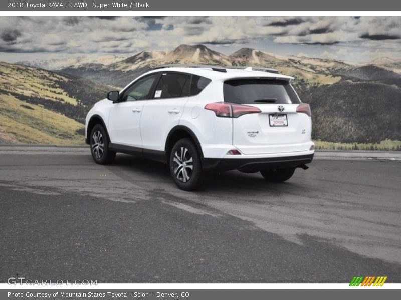 Super White / Black 2018 Toyota RAV4 LE AWD
