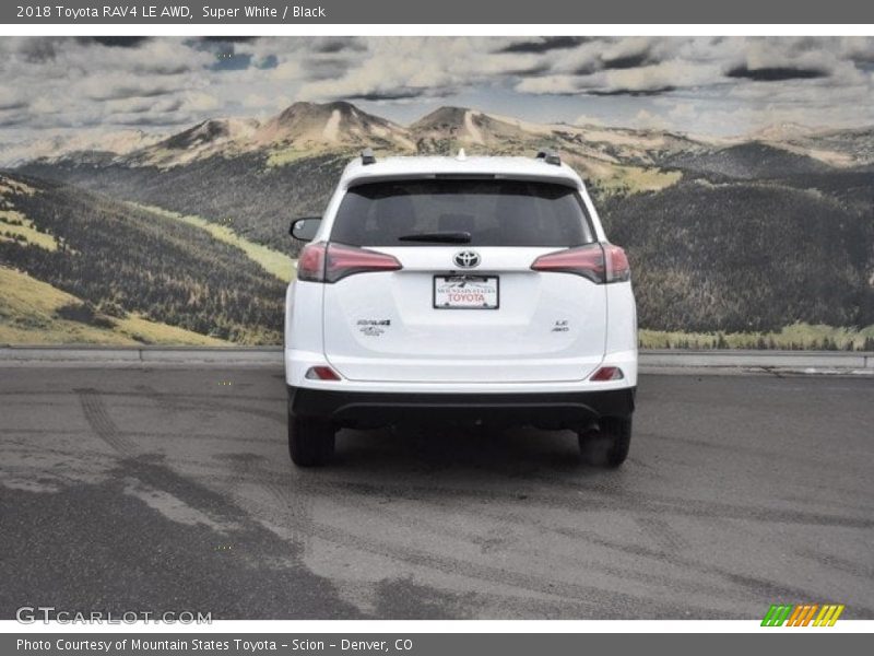 Super White / Black 2018 Toyota RAV4 LE AWD
