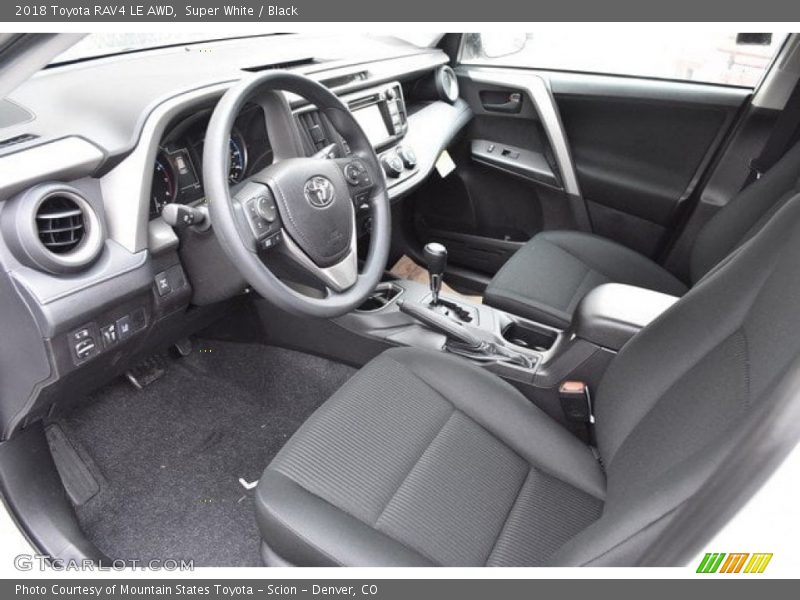 Super White / Black 2018 Toyota RAV4 LE AWD