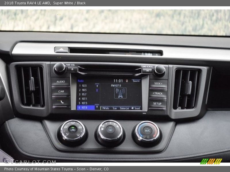 Super White / Black 2018 Toyota RAV4 LE AWD
