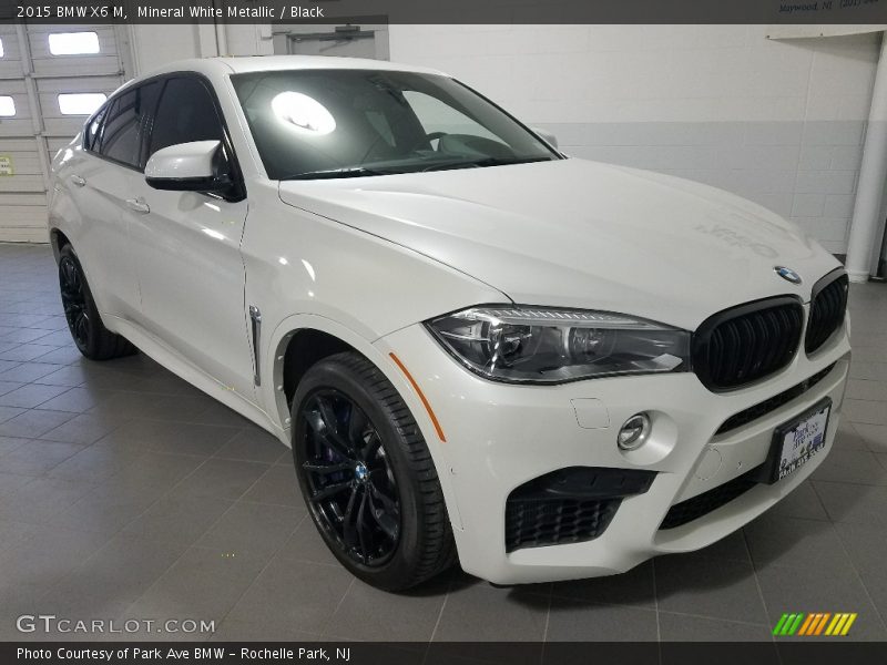 Mineral White Metallic / Black 2015 BMW X6 M