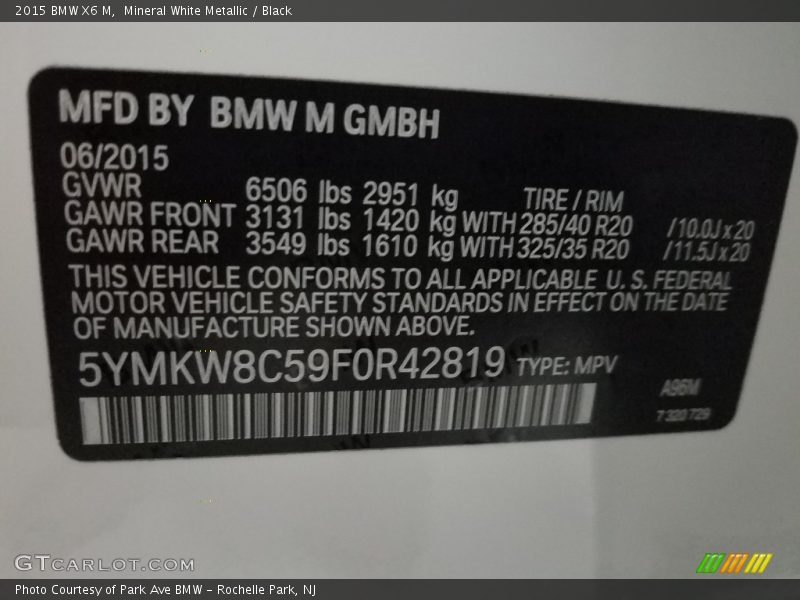 Mineral White Metallic / Black 2015 BMW X6 M