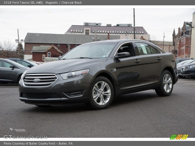 Magnetic / Charcoal Black 2018 Ford Taurus SEL AWD