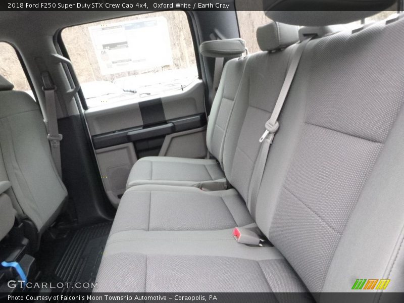 Oxford White / Earth Gray 2018 Ford F250 Super Duty STX Crew Cab 4x4