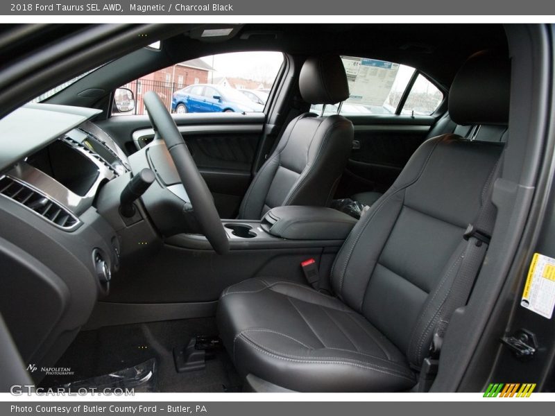 Magnetic / Charcoal Black 2018 Ford Taurus SEL AWD