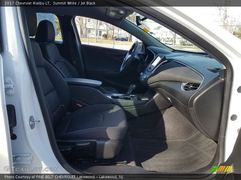 Summit White / Jet Black 2017 Chevrolet Malibu LT