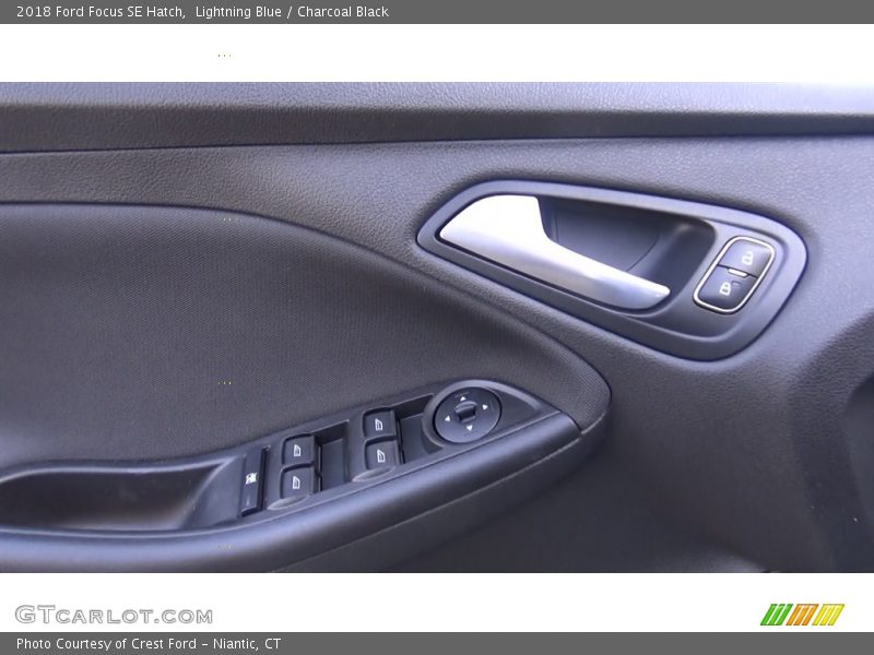 Lightning Blue / Charcoal Black 2018 Ford Focus SE Hatch