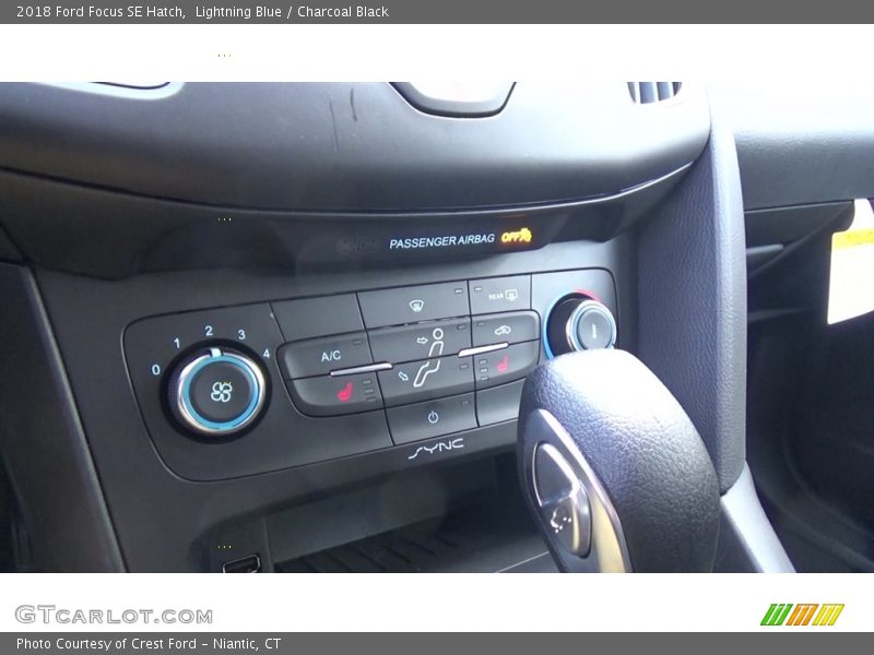 Lightning Blue / Charcoal Black 2018 Ford Focus SE Hatch