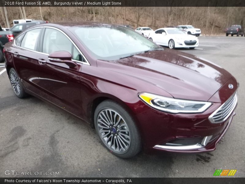 Front 3/4 View of 2018 Fusion SE AWD
