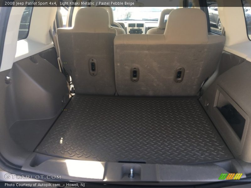 Light Khaki Metallic / Pastel Pebble Beige 2008 Jeep Patriot Sport 4x4